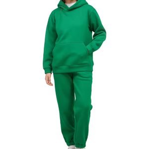 ชุดวอร์มมีฮู้ดสีพื้นสำหรับผู้ชาย – ชุดเสื้อสเวตเชิ้ตและกางเกงจ็อกเกอร์แบบเรียบพร้อมโลโก้สั่งทำ ชุดลำลองสำหรับเล่นกีฬาแบบสองชิ้น - Product Image 1