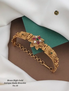 สร้อยข้อมือและกำไลข้อมือสำหรับผู้หญิงดีไซน์ทันสมัย - Product Image 2