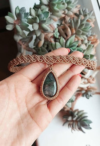 Collar de Macramé Hecho a Mano con Colgante de Labradorita, Piedra Natural Ajustable, Joyería Boho Curativa - Product Image 5