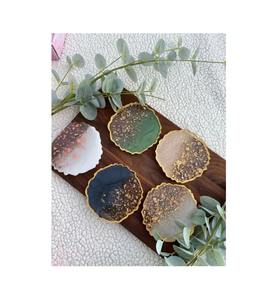 Ensemble de sous-verres en résine époxy pour thé et café, art moderne, avec support |   Accessoire de table design carré et rond - Product Image 5