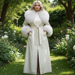 เสื้อโค้ทเทรนช์หนังปลาแบบยาวพร้อมขนสุนัขจิ้งจอกสีขาวและซับในผ้าไหม ขายส่งสั่งทำสำหรับผู้หญิง - Product Image 5