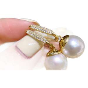 ต่างหูมุกธรรมชาติจูจี้ 10-11 มม. ทรงกลม สีใสเหมือนผิวเด็ก เงาเหมือนกระจก แข็งแรง แทบไร้ตำหนิ ขายส่ง - Product Image 5