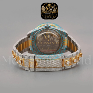 Montre en diamant moissanite de bonne qualité avec mouvement à quartz et bracelet réglable pour un usage quotidien, disponible à la vente - Product Image 2