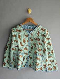 Chaqueta Acolchada de Algodón para Mujer con Estampado de Tigre, Cuello en V, Manga Larga, Estilo Casual, Ribete Azul a Rayas, Bolsillos con Parches, para Todas las Temporadas - Product Image 1