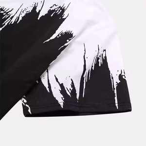 T-shirt dégradé noir et blanc pour homme, imprimé pinceau, décontracté, streetwear, manches courtes, respirant, en coton, pour l'été - Product Image 5