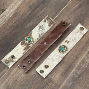 Brazalete de muñeca de cuero de vaca personalizado a la moda brazaletes con dos botones a presión ajustables muñequera de cuero genuino para Unisex - Product Image 6