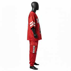 Ensemble maillot et pantalon en mesh pour homme, 180 GSM, tissu polyester respirant, rouge, vêtements de sport avec logo personnalisé, ensemble 2 pièces pour homme - Product Image 3