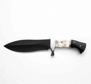 Couteau d'extérieur artisanal sur mesure, revêtement noir, manche en Micarta, garde en acier double Fuller - Product Image 1