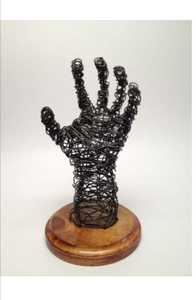 Sculpture artisanale en fil métallique noir, base en bois, figurine décorative de table, art abstrait industriel moderne, ornement décoratif - Product Image 2