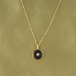 จี้สร้อยคอทรงกลมประดับเพชร CZ สีดำออนิกซ์ขนาดเล็ก ชุบทองบนทองเหลือง ป้องกันการแพ้ เหมาะสำหรับเป็นของขวัญวันครบรอบ - Product Image 4