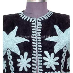 Gilet élégant pour femme en coton imprimé, sans manches, style palmier, matelassé fait main, idéal pour l'automne et l'hiver, parfait pour les soirées. - Product Image 6