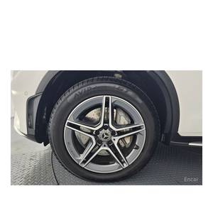 Mercedes-Benz GLC-Class GLC300e 4MATIC Coupé Modèle avril 2023 avec 66 286 km, boîte automatique, sièges en cuir, caméra de recul - Product Image 5