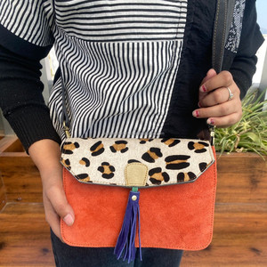 2024 fábrica nueva mujer Animal estampado de gamuza reciclada borla bandolera gran capacidad coloridos bolsos de hombro de cuero - Product Image 2