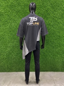 เสื้อยืดคอกลมแขนสั้นสีเทาสำหรับผู้ชาย พิมพ์ลายโลโก้ด้านหลังด้วยเทคนิค Heat-Transfer แห้งเร็ว ดีไซน์เนอร์ - Product Image 3