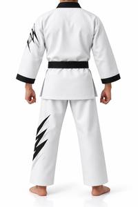 Conjunto de Uniforme de Karate y Judo Personalizado con Tela Resistente para Entrenamiento de Artes Marciales y Uso en Torneos - Product Image 6