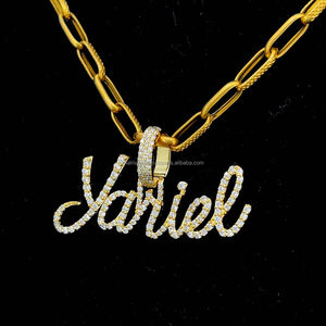 Pendentif en diamant élégant Pendentif nom monocouche Iced Out en argent sterling 925 plaqué or 14KT et Moissanite taille ronde - Product Image 4