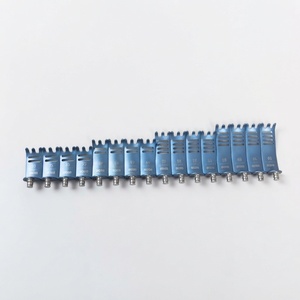Visualización de estudio de alta gama de un sistema especializado de retractores lumbares de titanio autoretráctiles para procedimientos espinales. - Product Image 6