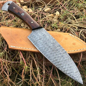 Cuchillo de chef de acero de Damasco con mango de madera y hoja con diseño estampado - Product Image 5