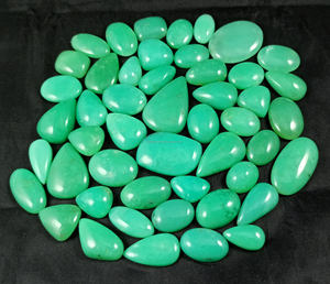Chrysoprase naturelle Cabochon de pierres précieuses en vrac Quartz Mix Forme Guérison Pierre précieuse en vrac pour la fabrication de bijoux - Product Image 1
