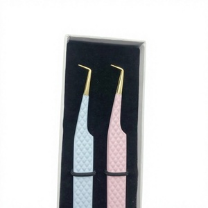 Pince à épiler pour extensions de cils avec pointe en plasma doré, 2 couleurs différentes, pointe fine angulaire, outils pour cils, volume et emballage en boîte. - Product Image 2
