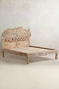 Base de Cama de Madera Maciza de Lujo Hecha a Mano con Tallado Floral de Girasol y Acabado Natural Envejecido - Product Image 2