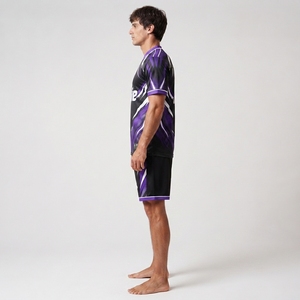 ชุดเสื้อแข่งแบบกำหนดเองที่มีผ้าที่ทนทาน กระชับสบายตัว และเทคโนโลยีการควบคุมความชื้นสำหรับฟุตบอล - Product Image 3