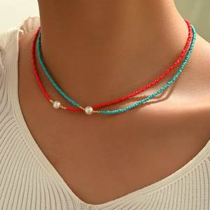 Collier superposé en perles de rocaille rouge turquoise avec accents de perles, pour femme, style choker, idéal pour l'été et la plage, bijou décontracté, accessoire de cou, chaîne. - Product Image 1