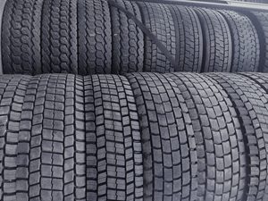 Pneus usagés de qualité supérieure, durables, de 25 mm à 8 mm, pour voitures et camions, livraison rapide disponible, exportation mondiale disponible, en stock maintenant - Product Image 3