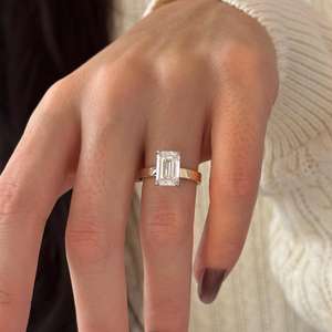 Anillo de Compromiso con Corte Esmeralda Alargado de 3 Quilates, Anillo Solitario de 3.5 mm de Ancho, Certificado por IGI - Product Image 2