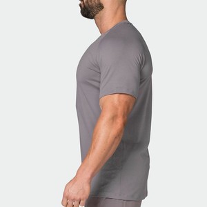 T-shirt gris à manches raglan pour homme, impression numérique personnalisée, séchage rapide, coupe ample, col rond, tricoté, anti-UV, OEM ODM - Product Image 2