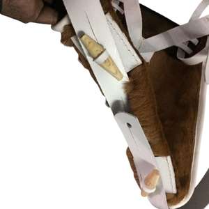 Sac à dos ou sac à bandoulière en cuir de vache ou de chèvre avec doublure en lin et reproduction en cuir blanc d'un sac napoléonien ou de la période de la guerre civile - Product Image 5