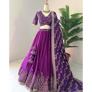Hermosa ropa de fiesta para mujer Lehenga Choli con Conjunto de Trabajo de secuencia de bordado - Product Image 4