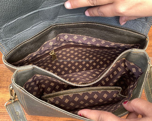 กระเป๋าถือหนังวัวแบบถือได้สำหรับผู้หญิงกระเป๋าสะพายไหล่ดีไซน์หนังแฮนด์เมดออกแบบได้ตามต้องการ - Product Image 6