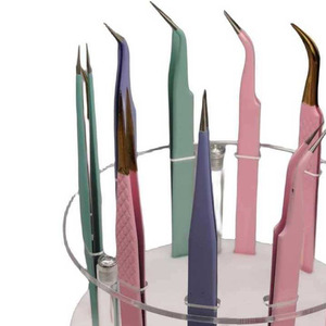 Organizador de exhibición transparente con diseño moderno y compartimentos prácticos para exhibir pinzas profesionales. - Product Image 6