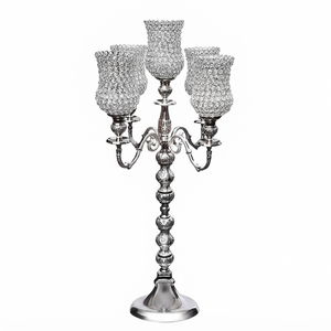 Grand chandelier en cristal avec perles argentées, support de sol en forme de coupelle de cristal, support chromé à cinq bras, centre de table de luxe en cristal - Product Image 5