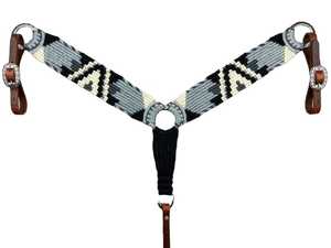 Collar de Pecho para Caballo Estilo Western con Cuentas, Patrón Navajo, Extremos de Cuero y Lana, Modelo Personalizado para Ponis, Cobos y Caballos, Marca Fabricada en Uttar Pradesh - Product Image 1