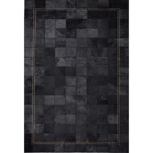 Tapis en cuir véritable noir riveté fait à la main moderne pour la décoration intérieure et extérieure du bureau à domicile - Product Image 1
