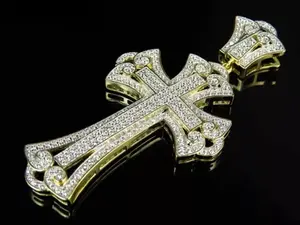 Pendentif pour femme en argent sterling 925 plaqué or jaune 14 carats, style hip-hop, avec croix de Jésus en moissanite véritable taille ronde 2 carats et diamant Tishya - Product Image 3
