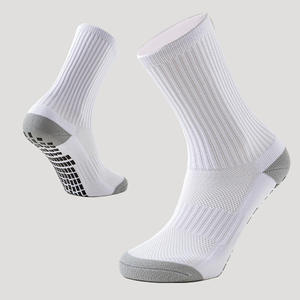 Chaussettes de sport antidérapantes à logo personnalisé, longueur mi-mollet, design rayé, pour la course, la gym, le yoga, les sports, avec coussinets antidérapants en silicone, adulte - Product Image 1