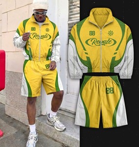 Conjunto Deportivo Personalizado con Cremallera, Reflectante, de Poliéster, Chaqueta Cortavientos de Nailon con Capucha y Pantalones Cortos para Hombre - Product Image 3