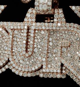 26 Colgante de letra de moissanita con incrustaciones de circonitas, joyería de plata de ley personalizada estilo Hip Hop, compra en línea en India - Product Image 2