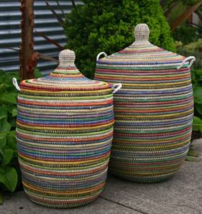 Panier pliant vintage en jonc de mer tressé, texture naturelle, pour rangement et décoration intérieure, organisateur décoratif tissé à la main, collection éco-responsable pour la maison - Product Image 1