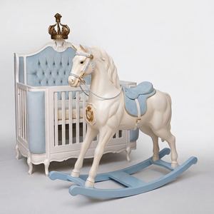 Cheval à bascule sculpté en acajou, mobilier de chambre d'enfant fait main d'Indonésie - Product Image 1