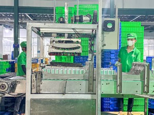 2L VINUT Pet bouteille 100% pur jus d'Aloe Vera avec mangue Vietnam fournisseurs fabricants 2023 - Product Image 2