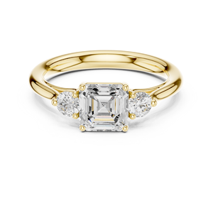 Bague de fiançailles en or jaune avec trois diamants de laboratoire taille Asscher, monture solitaire à bande simple, bijoux fins pour femme - Product Image 1