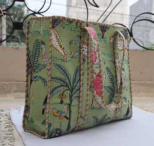 Sac fourre-tout en coton matelassé fait main, imprimé animaux de la jungle verte, sac à bandoulière bohème, sac fourre-tout tropical, sac à main imprimé faune - Product Image 6