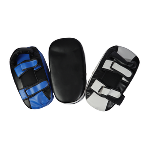 เป้าซ้อมมวยหนัง PU สีน้ำเงินดำ ยี่ห้อ Tombola ปรับระดับได้ ทนทาน ใช้ได้ทุกฤดู - Product Image 5