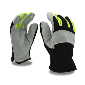 Gants de sauvetage haut de gamme conçus pour les interventions en cas d'incendie et de catastrophe, avec un intérieur doux et une couche extérieure de protection robuste - Product Image 1