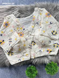 Chemisier rembourré à col en V pour femme, en coton cambriqué de qualité supérieure avec sequins en fil de coton pur et broderies, tendance - Product Image 5