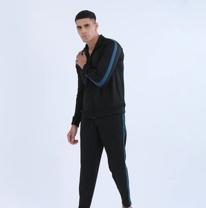 Chándal negro para hombre, de manga larga, con capucha, color liso, informal, para invierno, transpirable, de poliéster y forro polar, corte regular, con cremallera. - Product Image 1
